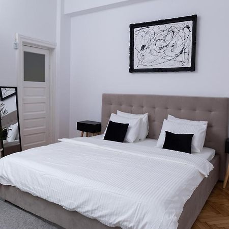 Color Aparments Coposu Blv Apartment Bukares Bagian luar foto