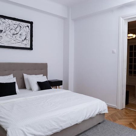 Color Aparments Coposu Blv Apartment Bukares Bagian luar foto