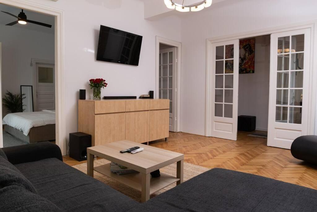 Color Aparments Coposu Blv Apartment Bukares Bagian luar foto