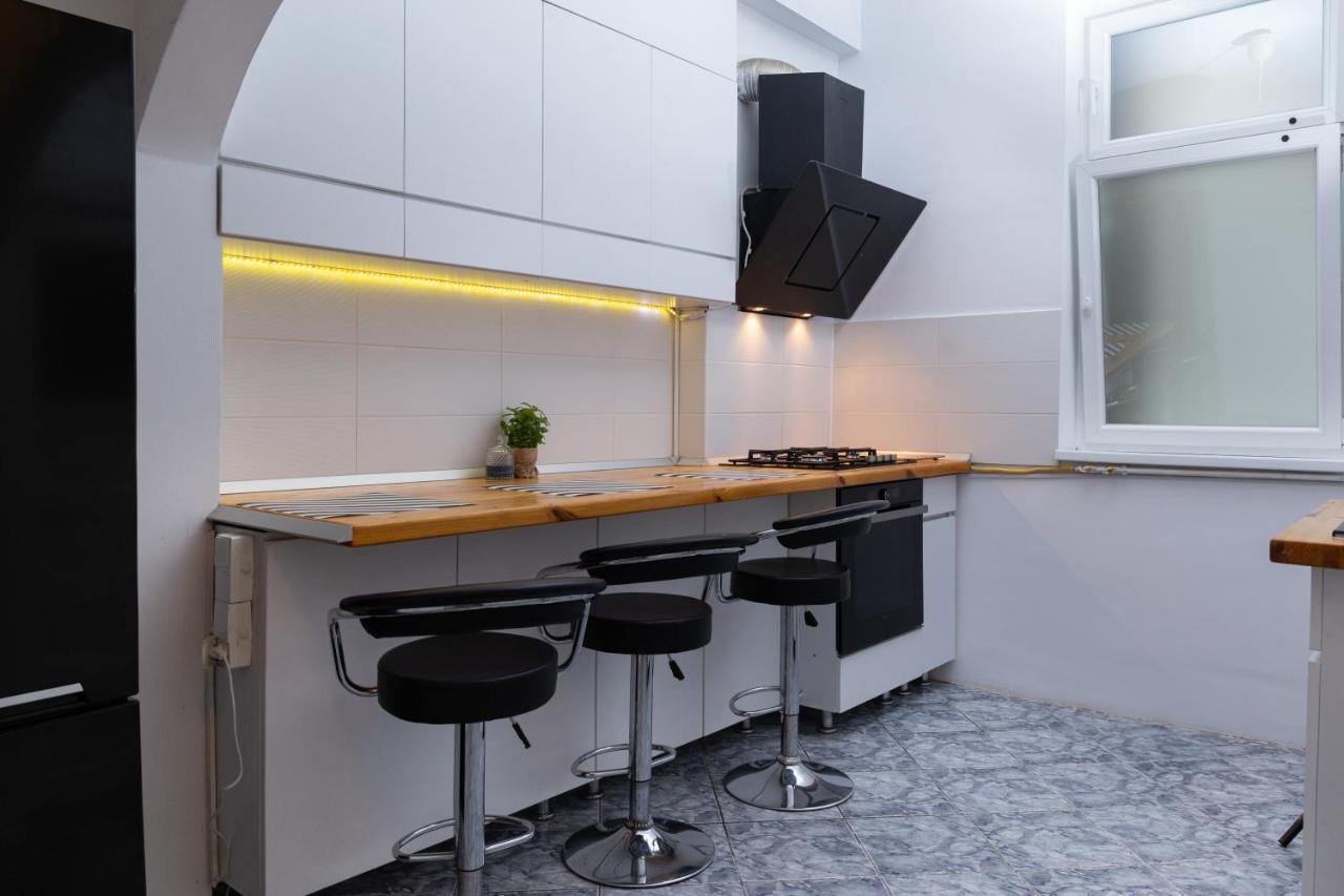 Color Aparments Coposu Blv Apartment Bukares Bagian luar foto