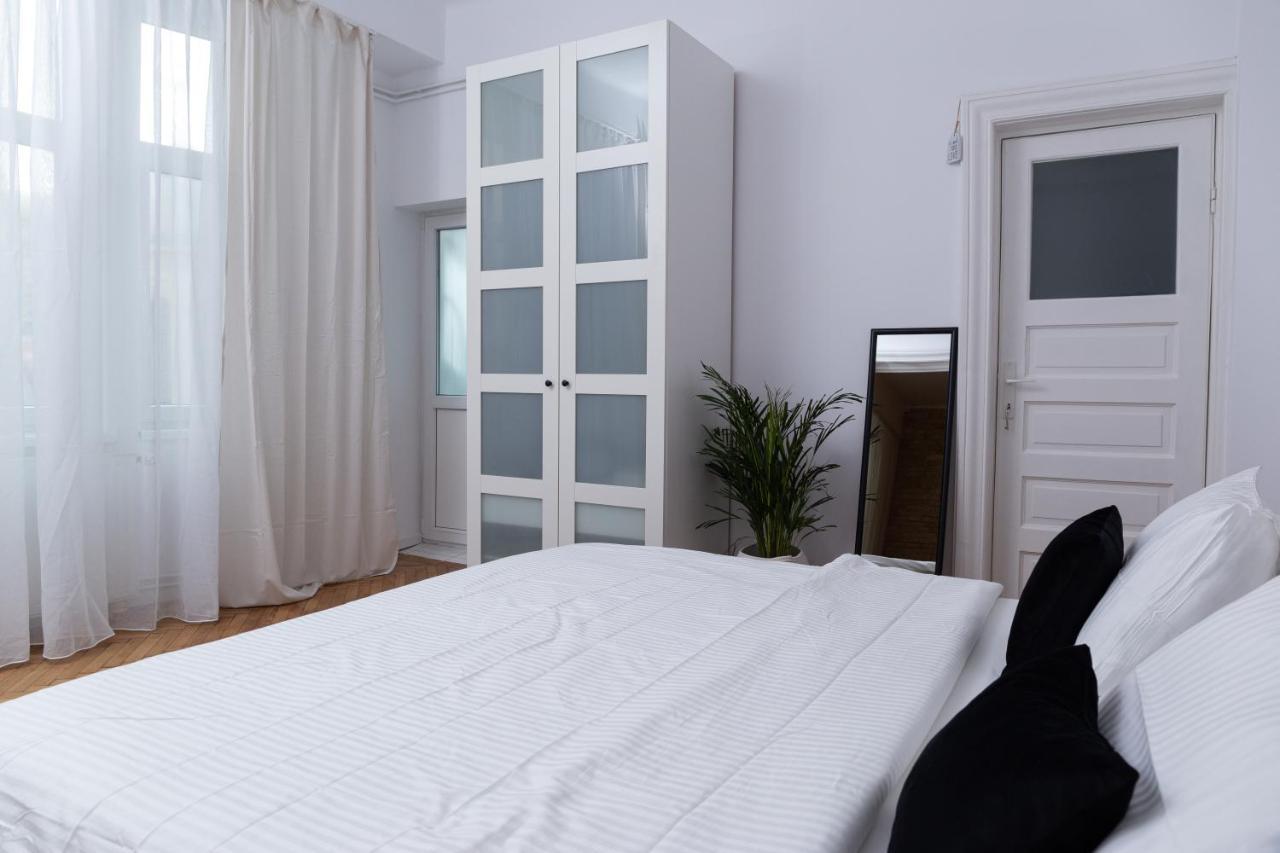 Color Aparments Coposu Blv Apartment Bukares Bagian luar foto