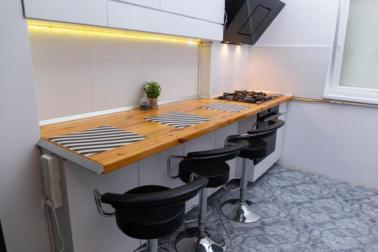 Color Aparments Coposu Blv Apartment Bukares Bagian luar foto